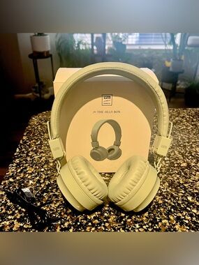 LSTN Bardot Wireless Headphones